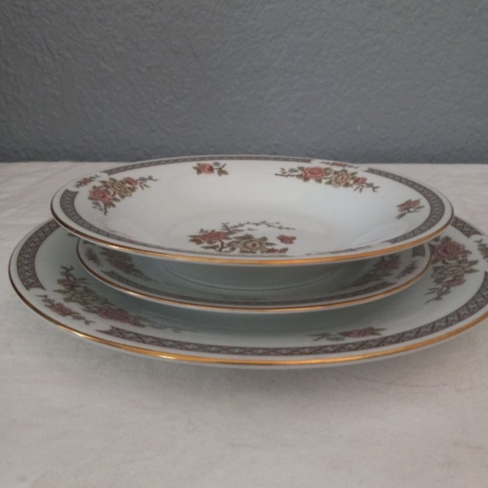 LILING DINNER SERVICE